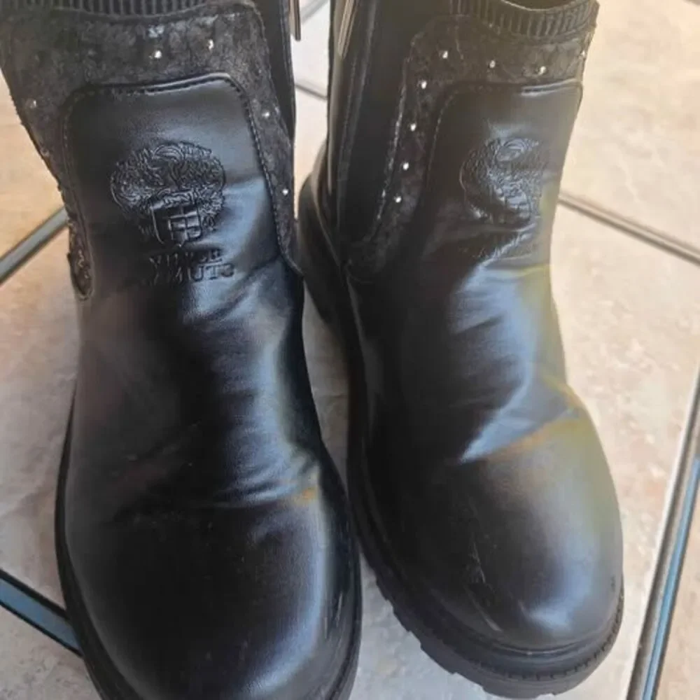 Vince Camuto vince camuto